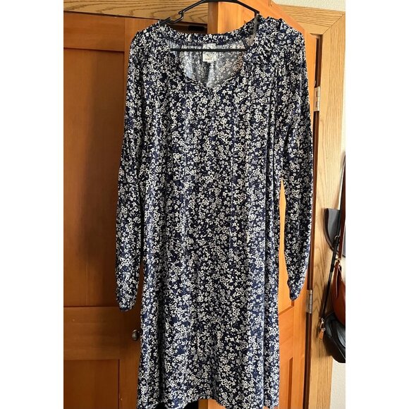 Dress - Picture 1 of 2